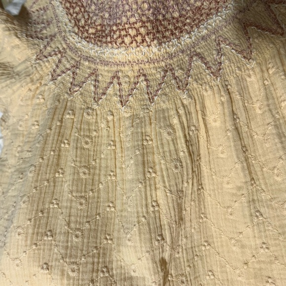 Zara Girls Dress Size 4-5 Yellow Smocked Embroidered Short Sleeves - Picture 5 of 6